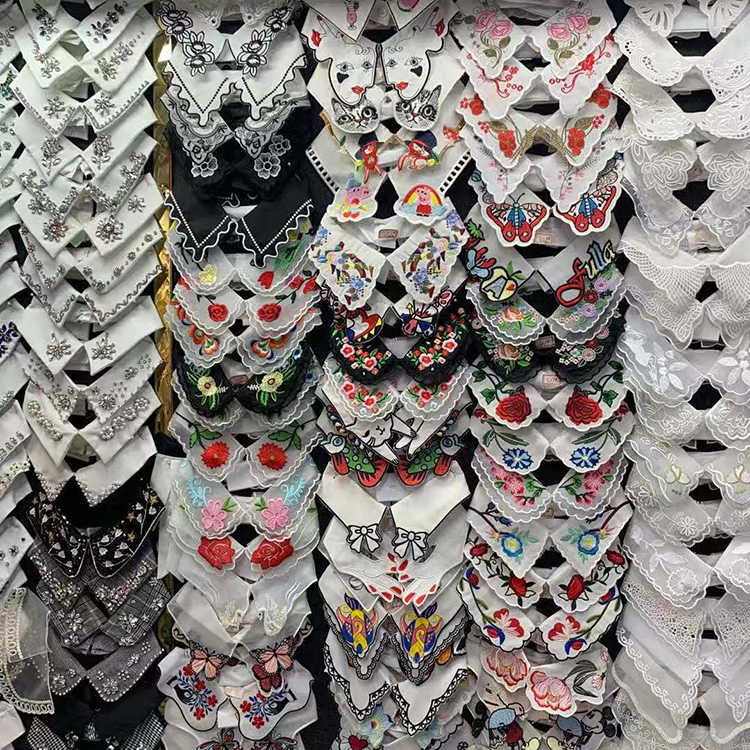 Conas is féidir le Collar Lása Bréige Feistis Laethúla a Chlaochlú?